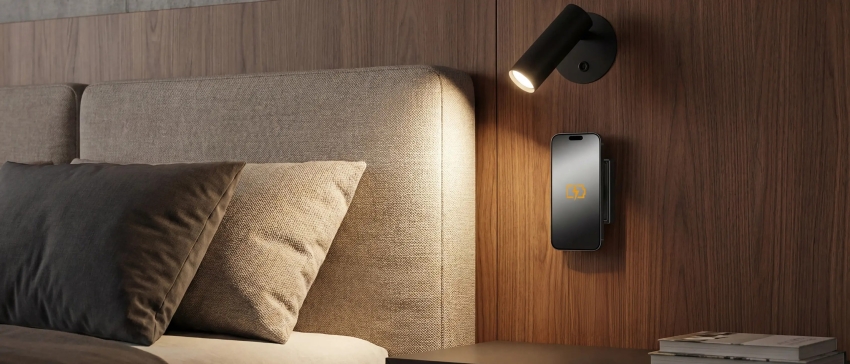JUNG Magnetic Charger voor draadloos opladen van een smartphone naast het bed – Stagobel