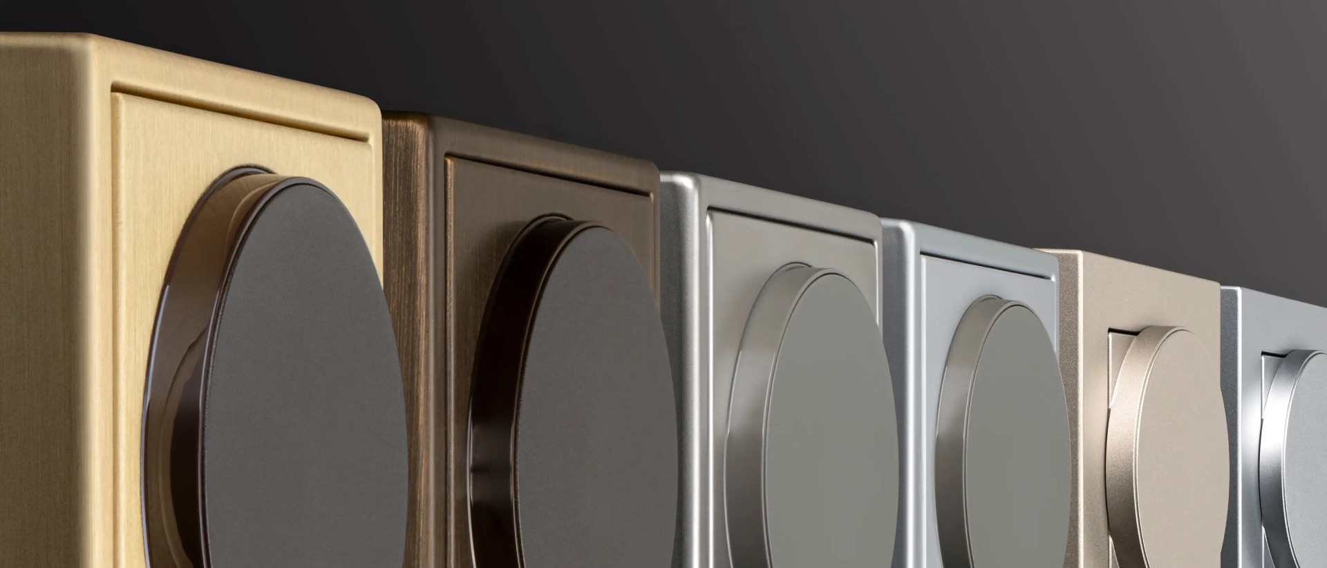 JUNG Magnetic Charger in verschillende hoogwaardige metalen afwerkingen voor draadloos opladen – Stagobel